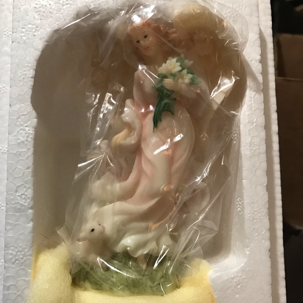 Heaven on Earth figurine brand new still in the box